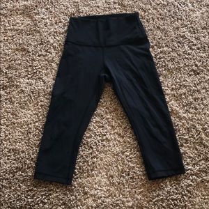Lululemon Wunder under crop (high-rise) 21” size 4